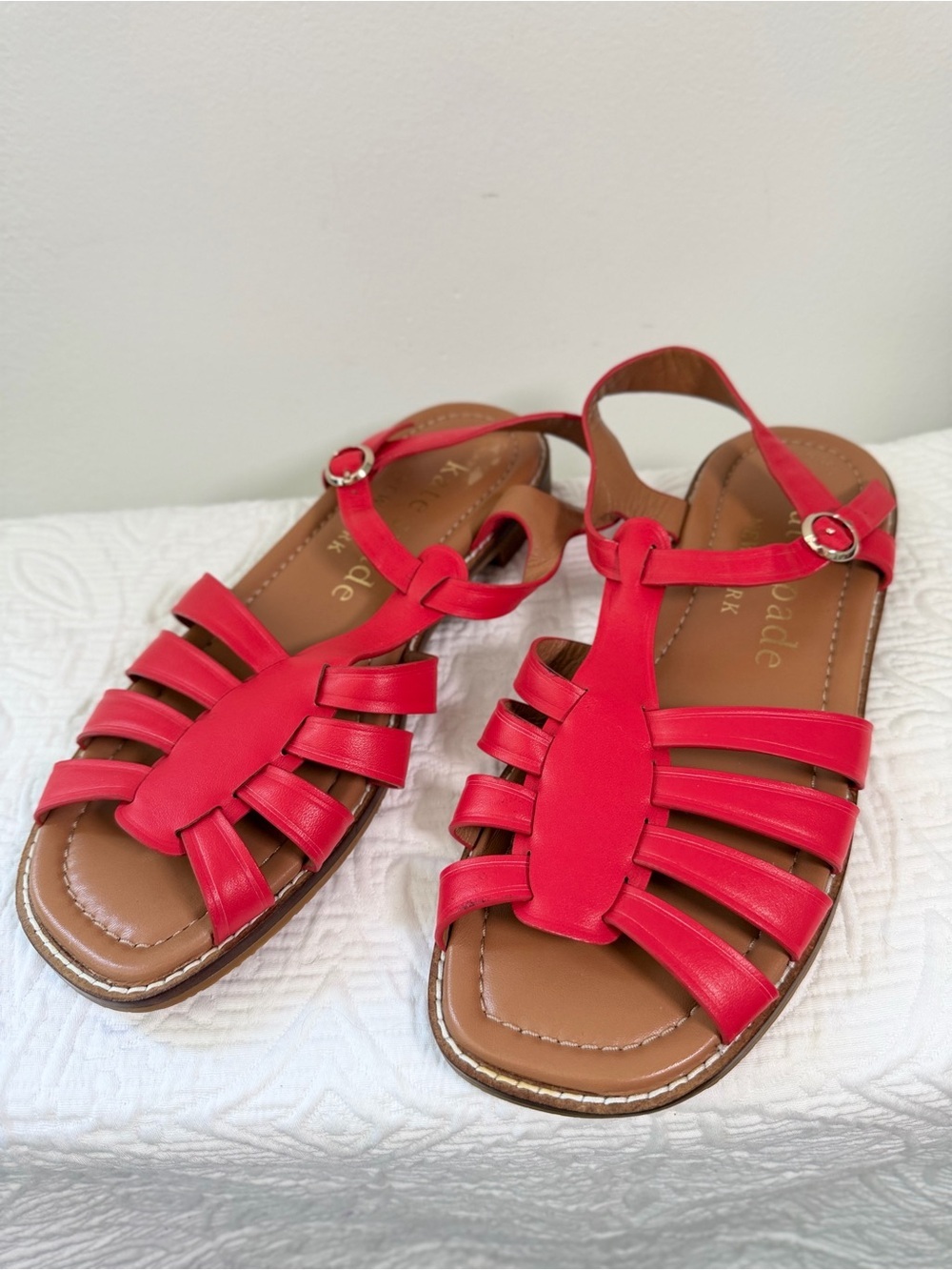 Kate Spade New York Wonder Neon Pink Flat Sandals NWOB 8